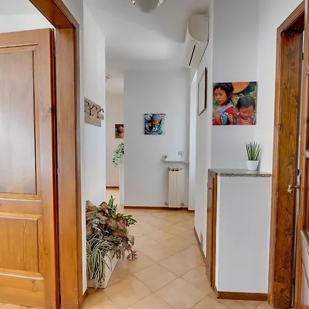 Trilocale In Centro A Cormons Con Balcone E Garage Apartment Exterior photo