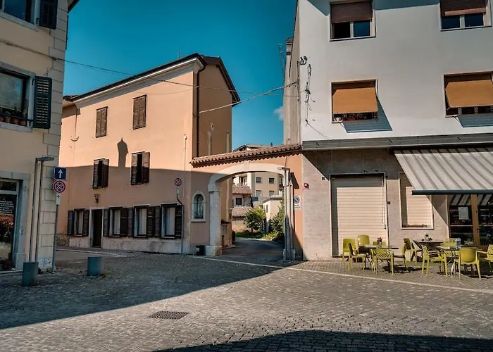 Trilocale In Centro A Cormons Con Balcone E Garage