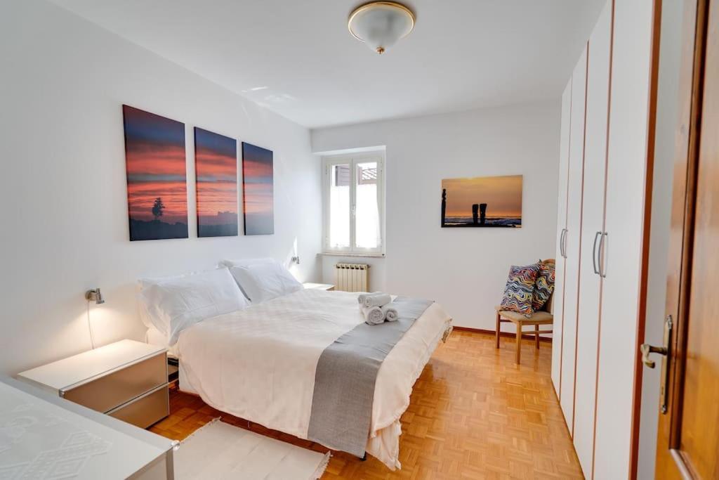 Apartment Trilocale In Centro A Con Balcone E Garage