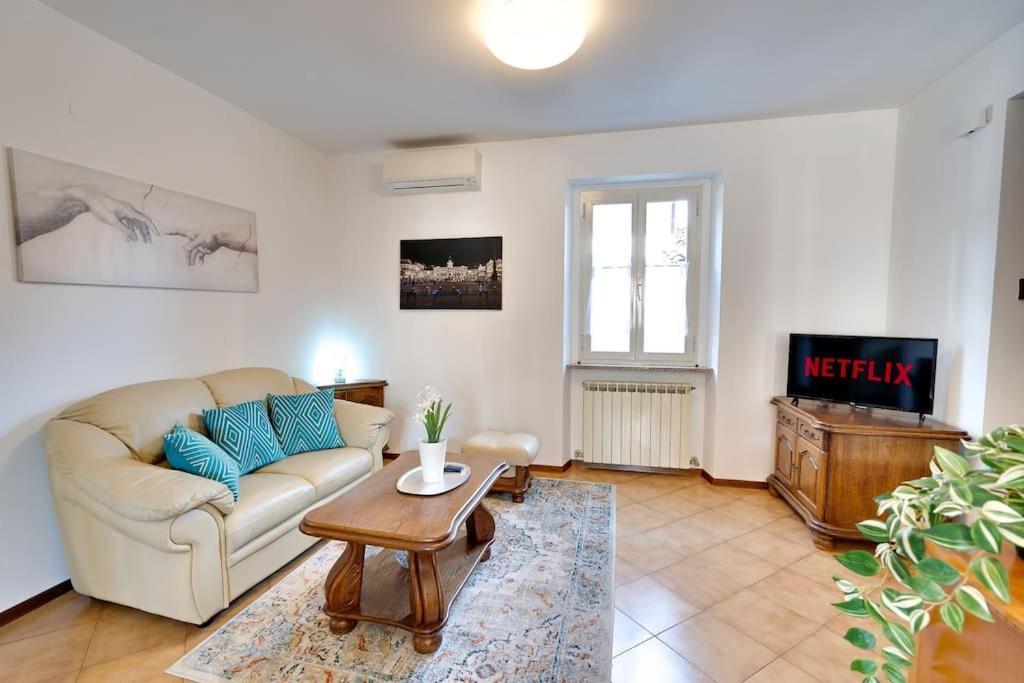 Apartment Trilocale In Centro A Con Balcone E Garage Cormons